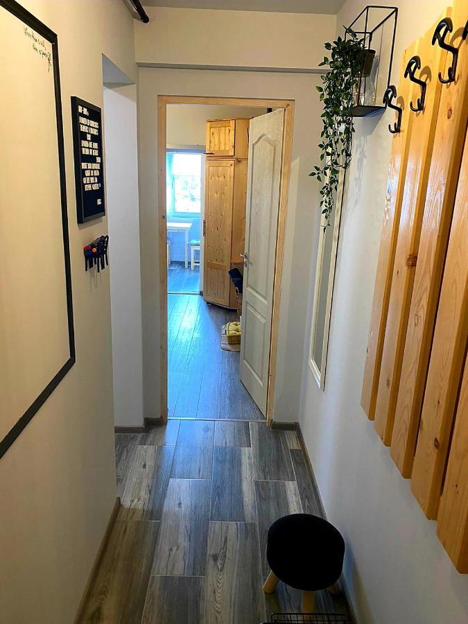 Night Lotus Apartment Hunedoara Ngoại thất bức ảnh