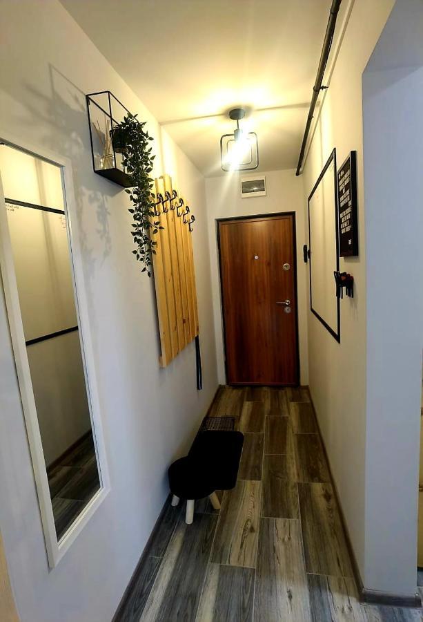 Night Lotus Apartment Hunedoara Ngoại thất bức ảnh