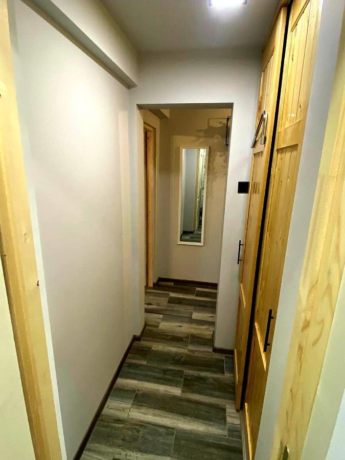 Night Lotus Apartment Hunedoara Ngoại thất bức ảnh